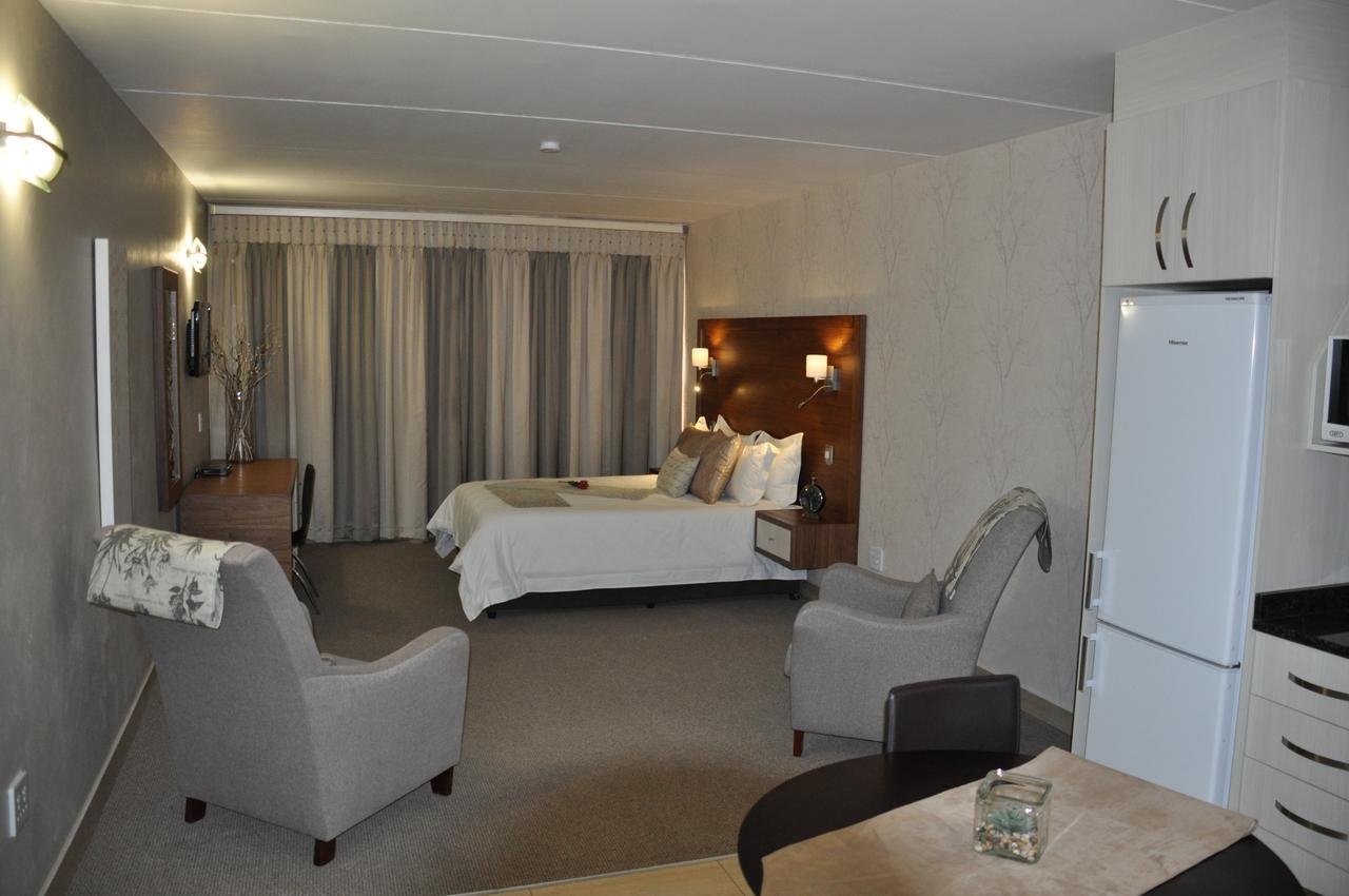 Merchant Business Class Hotel Henley on Klip Room photo